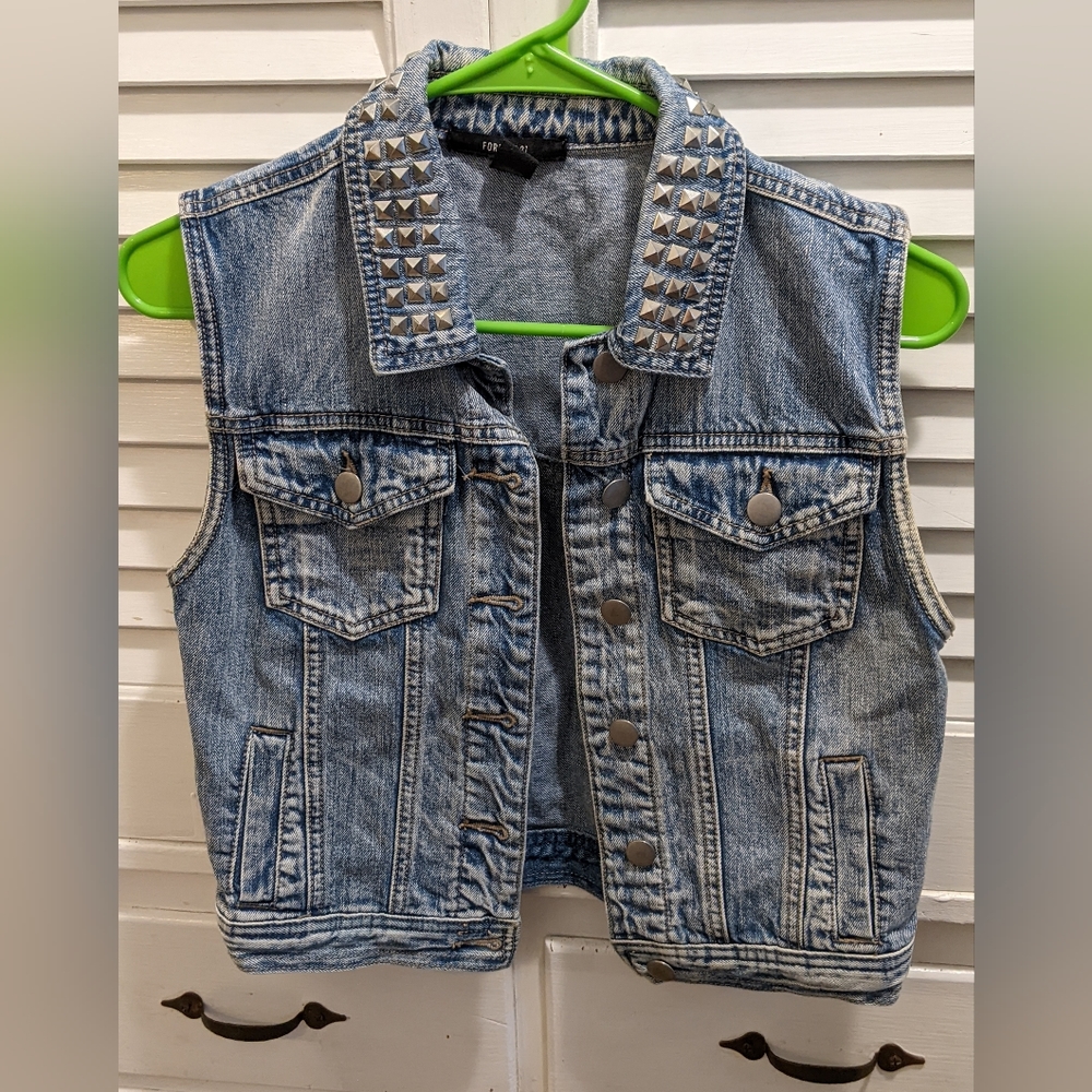 Forever 21 Studded Jean Vest Size small